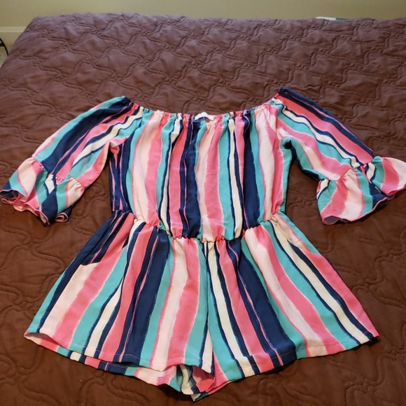 Gorgeous romper - Picture 1 of 2